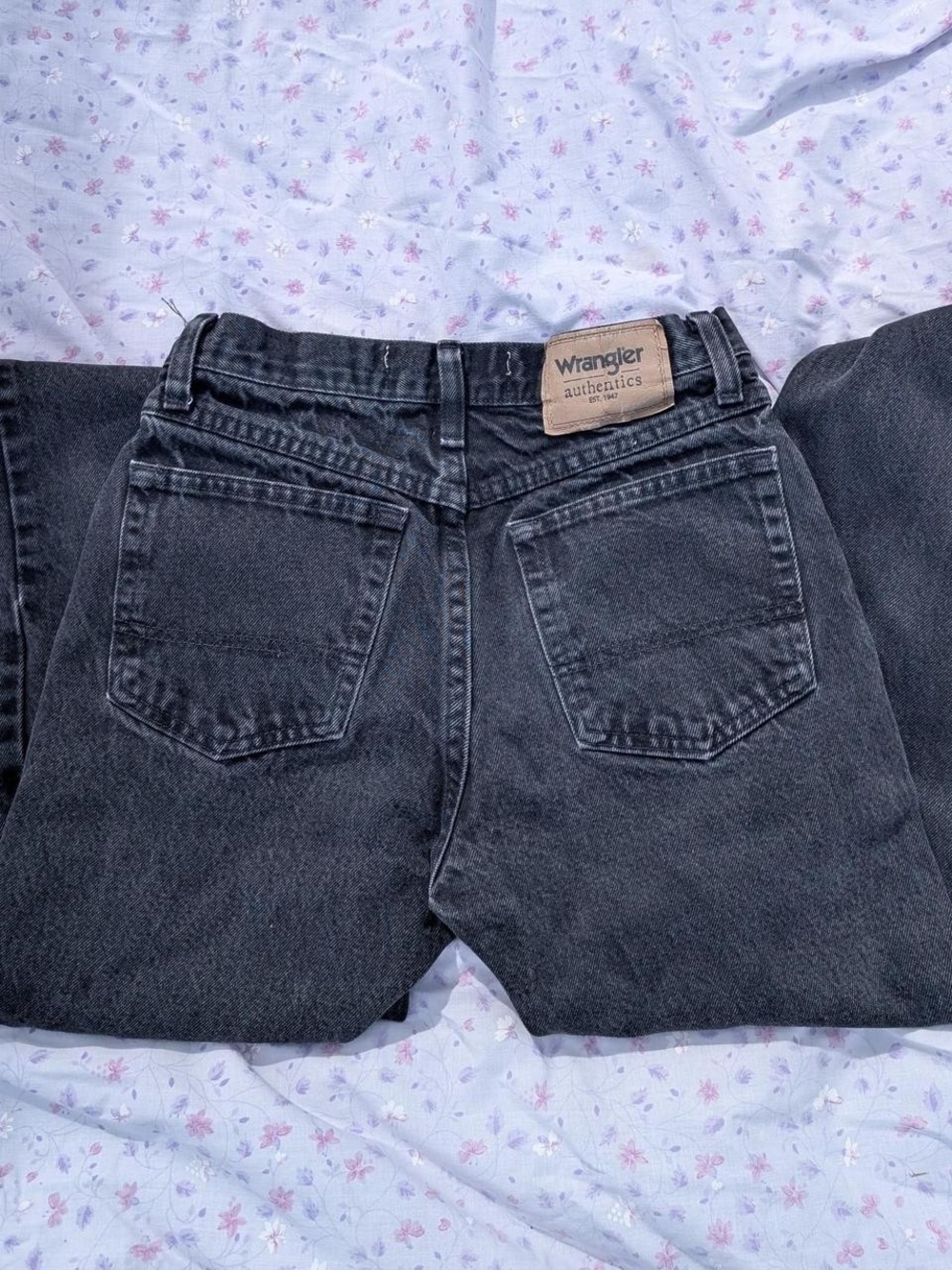 Wrangler womens Washed Black Relaxed Jeans